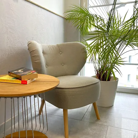 4 Apartment *