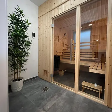 Apartment 4 *