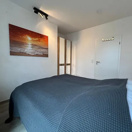 Apartment 4 *