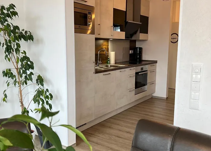 Διαμέρισμα 4 *